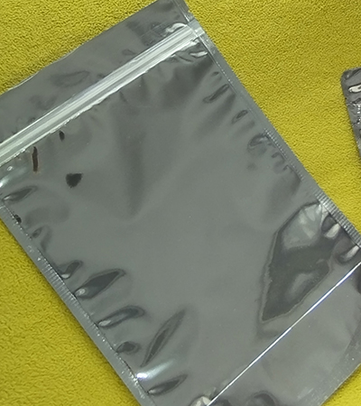 Transparent, one side silver metalized, High Barrier DoyPack Zipper Pouches